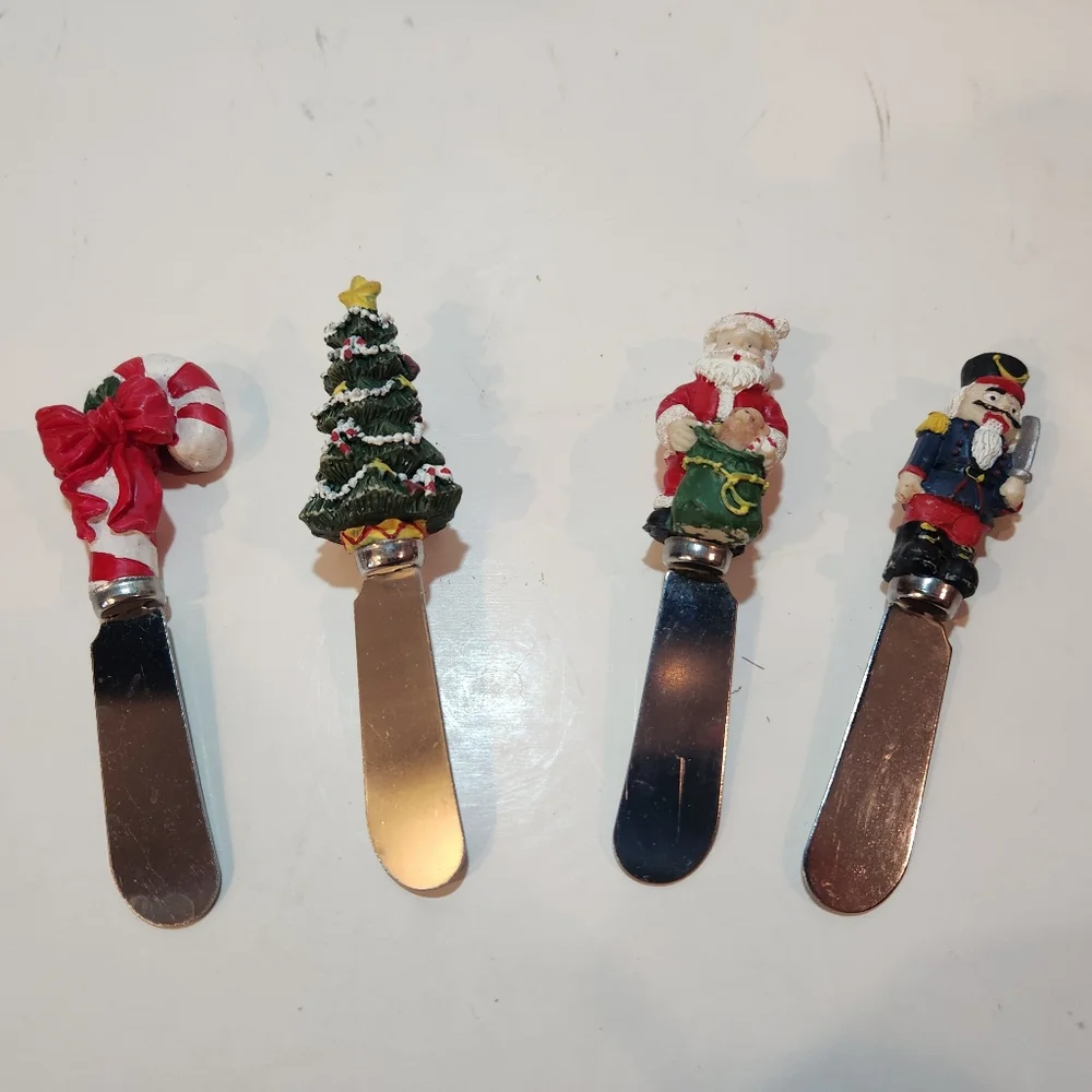 Festive Holiday Boxed Set Of 4 Christmas Cheese Spreaders